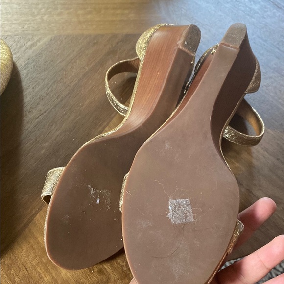 Tory Burch set-Metallic Gold Flats with Medallion and sandals. - Picture 13 of 14